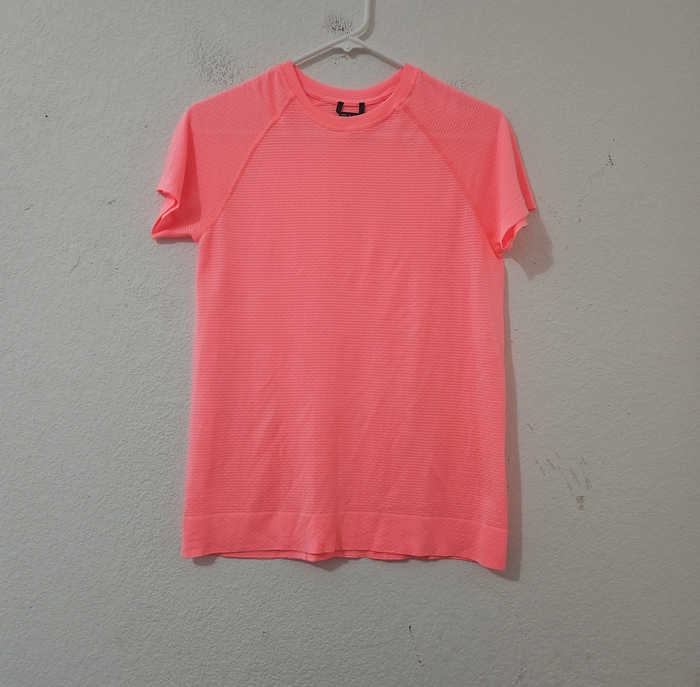 Oiselle Flyout Short Sleeve Minimalist Design Size Medium